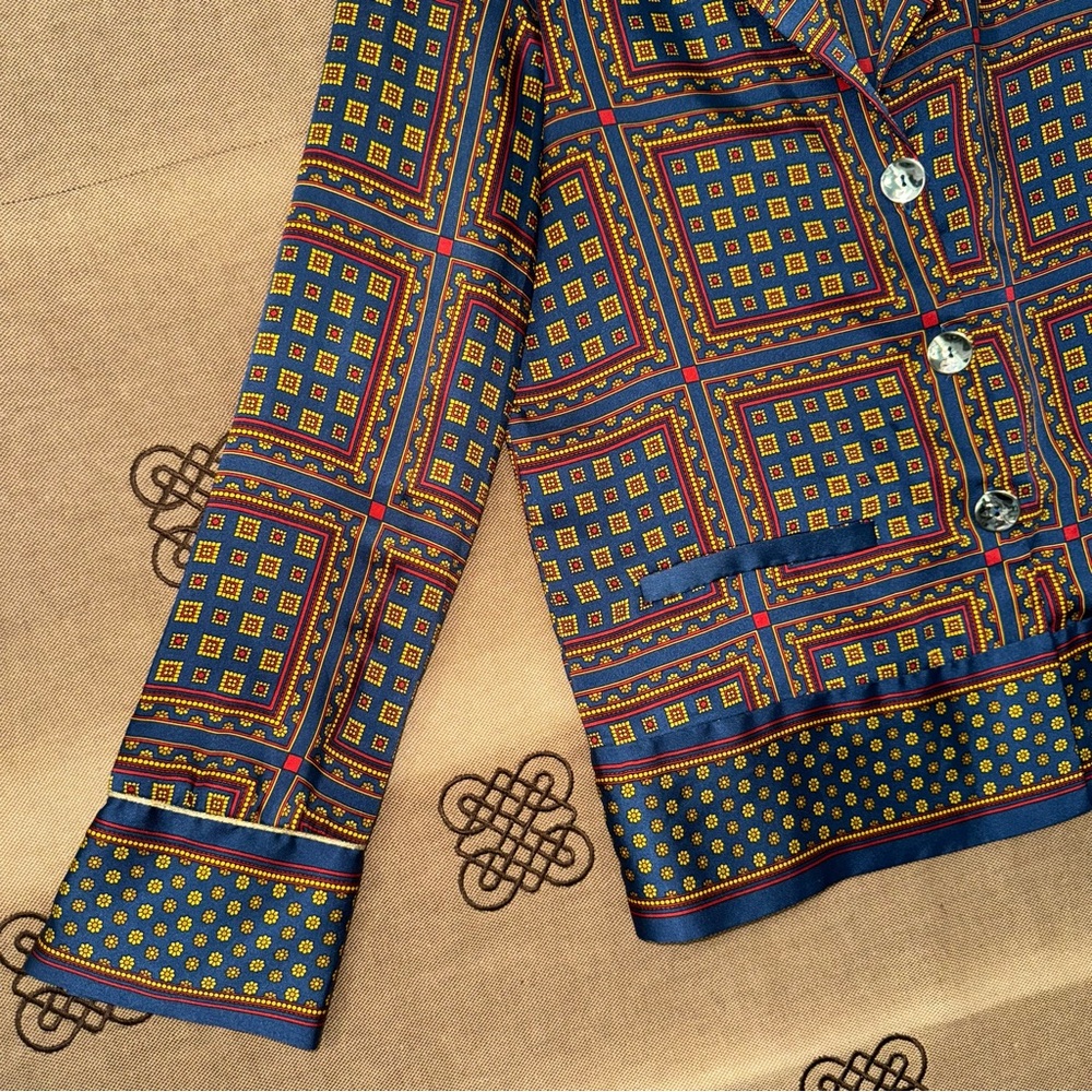 Zara Scarf Print Button Down Shirt Size M
Excellent Condition - Picture 4 of 16